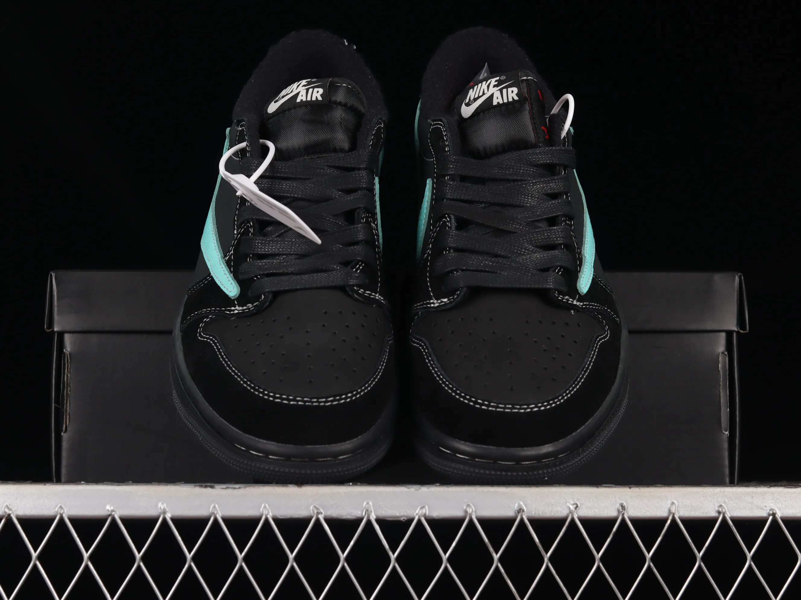 All Categories Air Jordan Jordan Series Basketball Shoes Air Jordan 1 Low Travis Scott x Air Jordan 1 Low OG AJ1 Joe 1 Tiffany Green Overturned Low Basketball Shoes DM7866-401